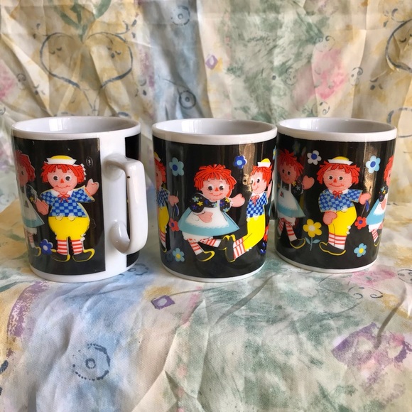 Raggedy Ann and Andy Play Time R6941 Cup Mug set of 3 3.5” PLUS FREE BROOCH PIN - Picture 2 of 11